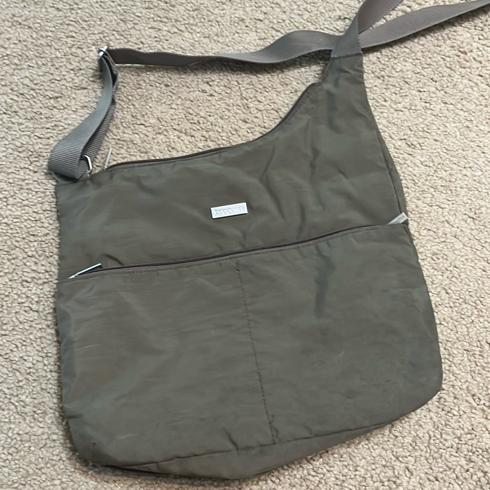 Brown/tan baggalini